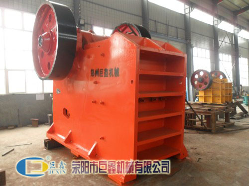 鄂破機(jī)生產(chǎn)車間