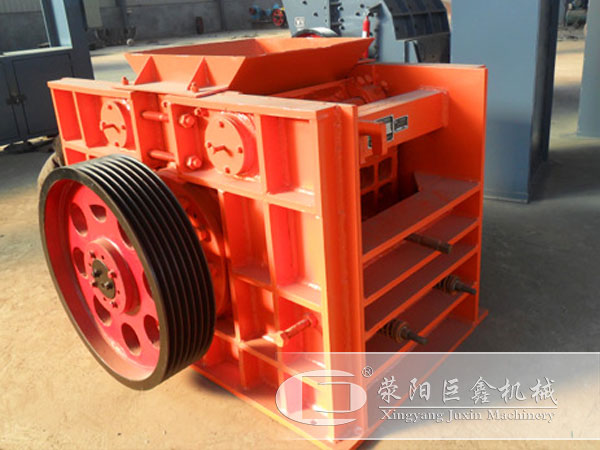 雙腔回轉(zhuǎn)式破碎機(jī)生產(chǎn)車間圖片 雙腔回轉(zhuǎn)式破碎機(jī)生產(chǎn)車間圖片