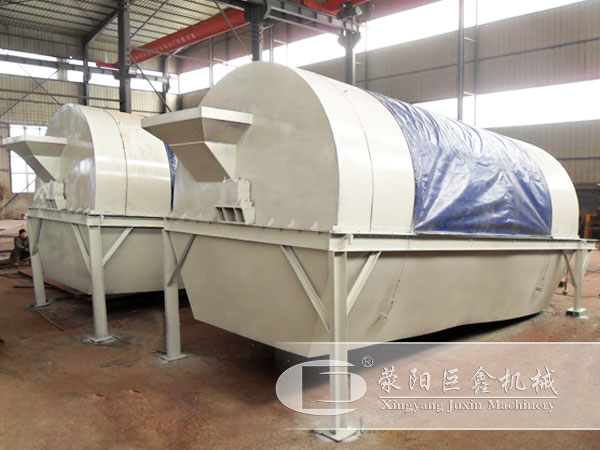 滾筒篩生產(chǎn)車(chē)間 滾筒篩生產(chǎn)車(chē)間