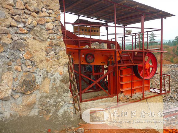 石灰石沙石生產(chǎn)線的粗破設(shè)備