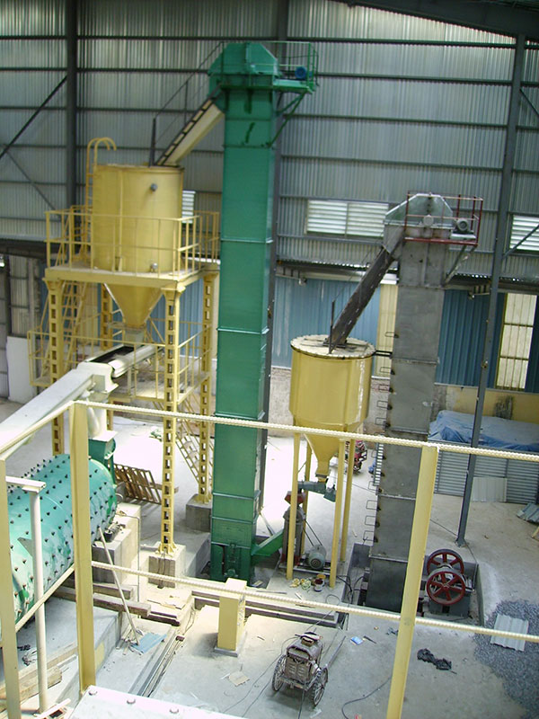 斗式提升機客戶現(xiàn)場實拍 斗式提升機客戶現(xiàn)場實拍