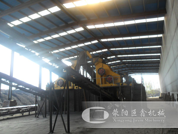 雙轉(zhuǎn)子破碎機(jī)試運(yùn)行中