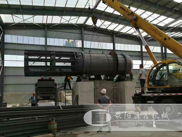 時產(chǎn)100噸機制砂滾筒洗石機安裝現(xiàn)場