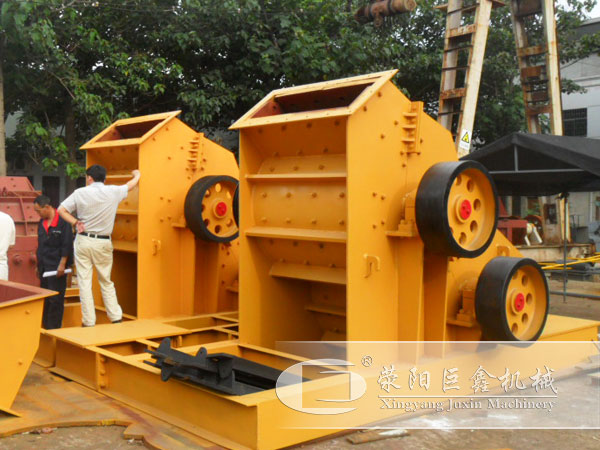 煤炭無篩底雙極破碎機