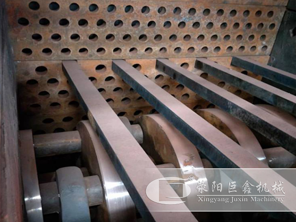 箱式破碎機內(nèi)部結(jié)構(gòu) 箱式破碎機內(nèi)部結(jié)構(gòu)