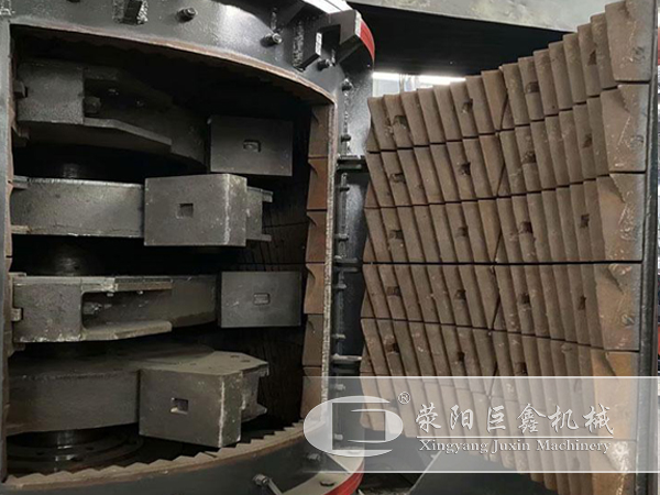 立式制沙機(jī)內(nèi)部結(jié)構(gòu)圖 立式制沙機(jī)內(nèi)部結(jié)構(gòu)圖